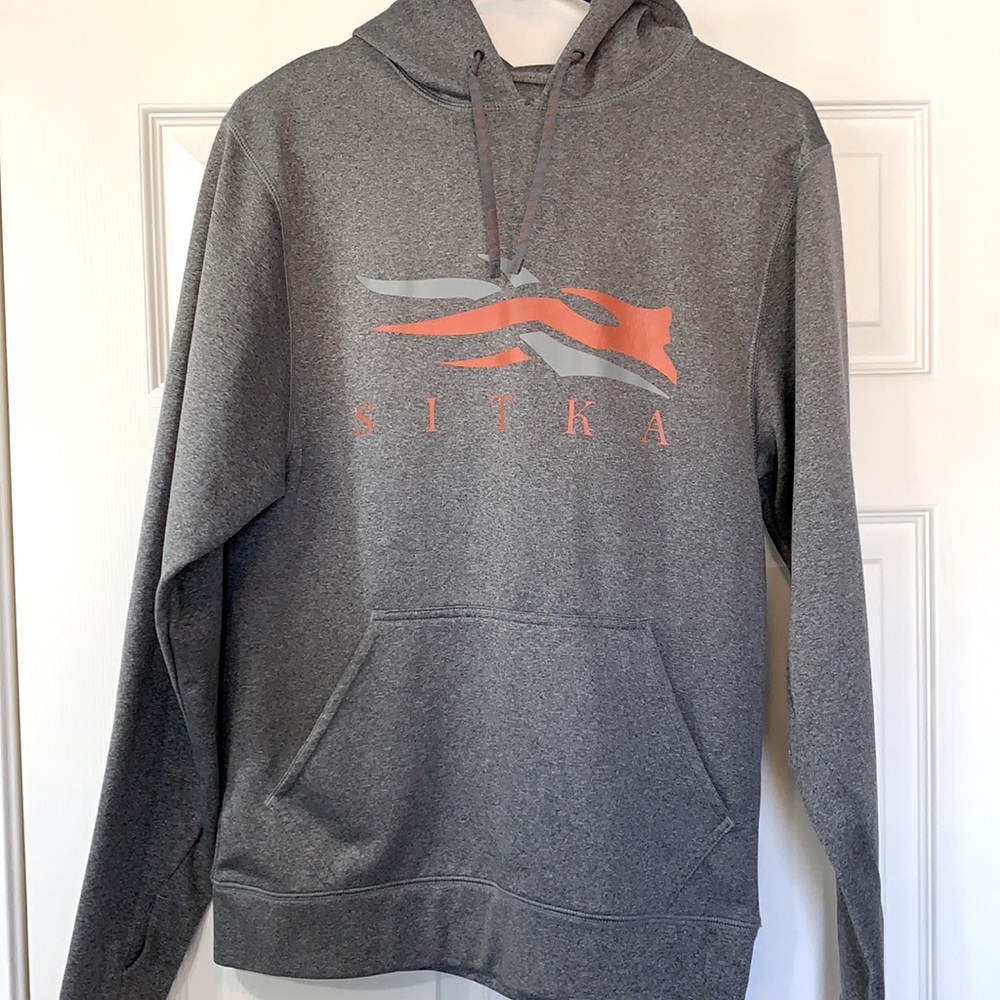 Sitka grey men’s hoodie with Sitka logo. size small great condition. Hardly worn